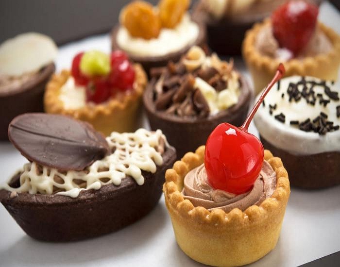 Người tăng huyết áp nên kiêng ăn ngọt không ?