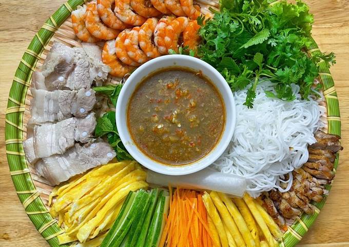 Cách làm nước chấm gỏi cuốn ngon từ nước mắm hấp dẫn