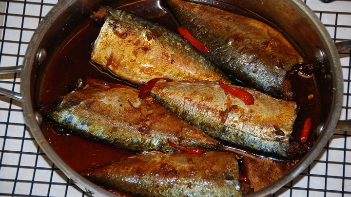 Cá nục kho xì dầu