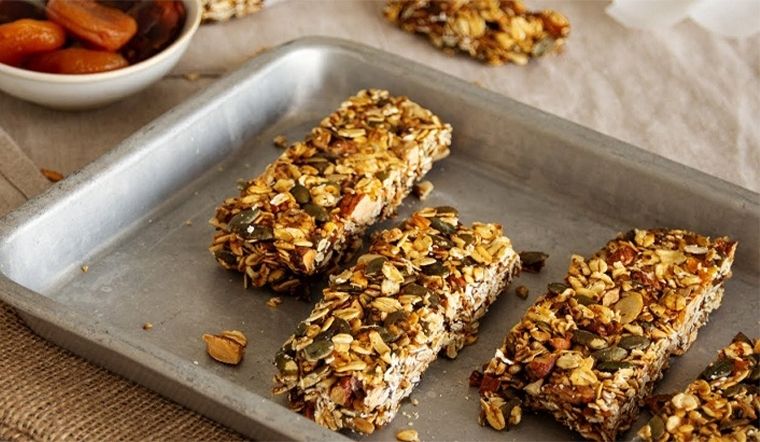 Bánh Granola và bánh protein