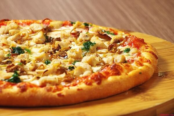 Cách làm pizza bò băm dứa