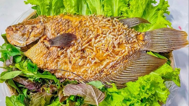 Cá tai tượng chiên xù chấm mắm nêm