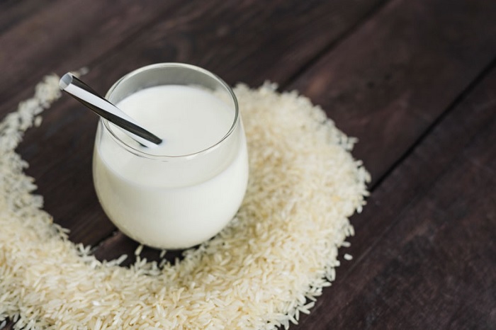 So sánh: Sữa hạnh nhân, sữa bò, sữa đậu nành, sữa gạo