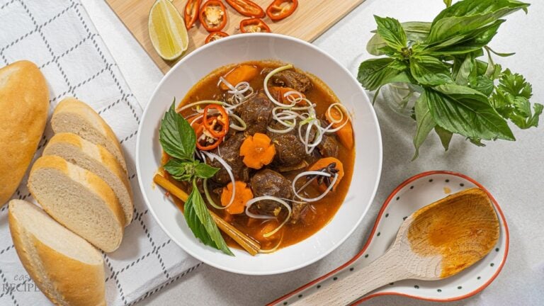 4 Cách nấu bò sốt vang ăn bánh mì ngon và dễ làm tại nhà