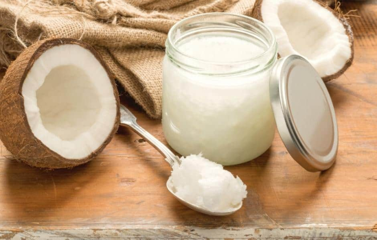 Tổng hợp các cách nấu dầu dừa nguyên chất đơn giản, an toàn tại nhà