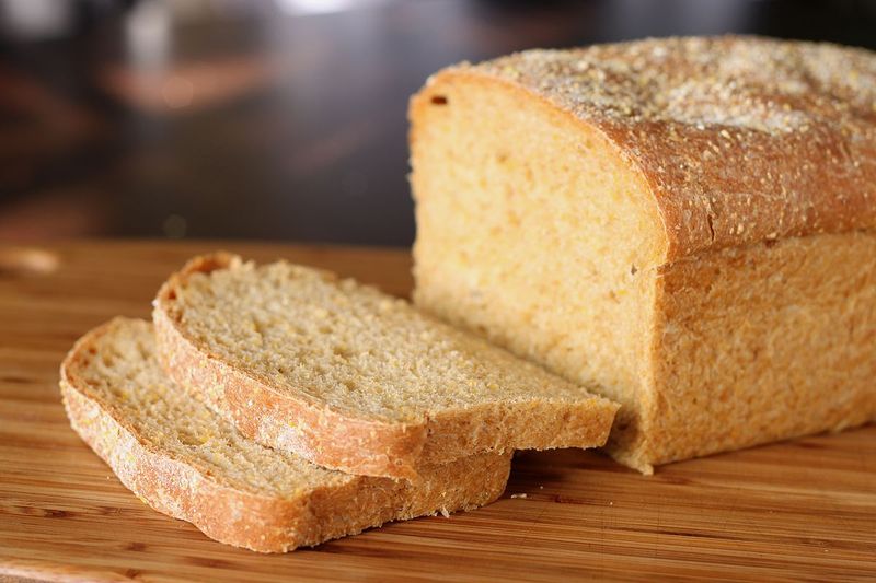Một lát bánh mì sandwich bao nhiêu calo