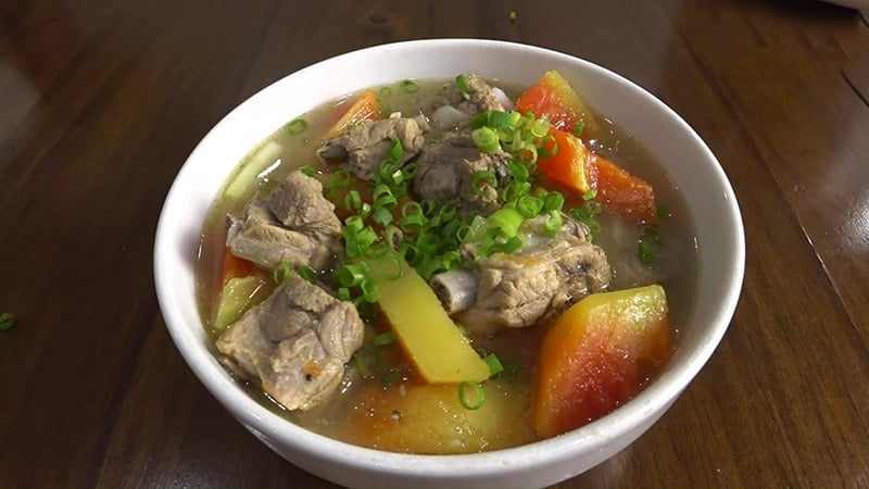 Hướng dẫn nấu canh xương hầm bổ dưỡng phục hồi sức khỏe cho người bệnh