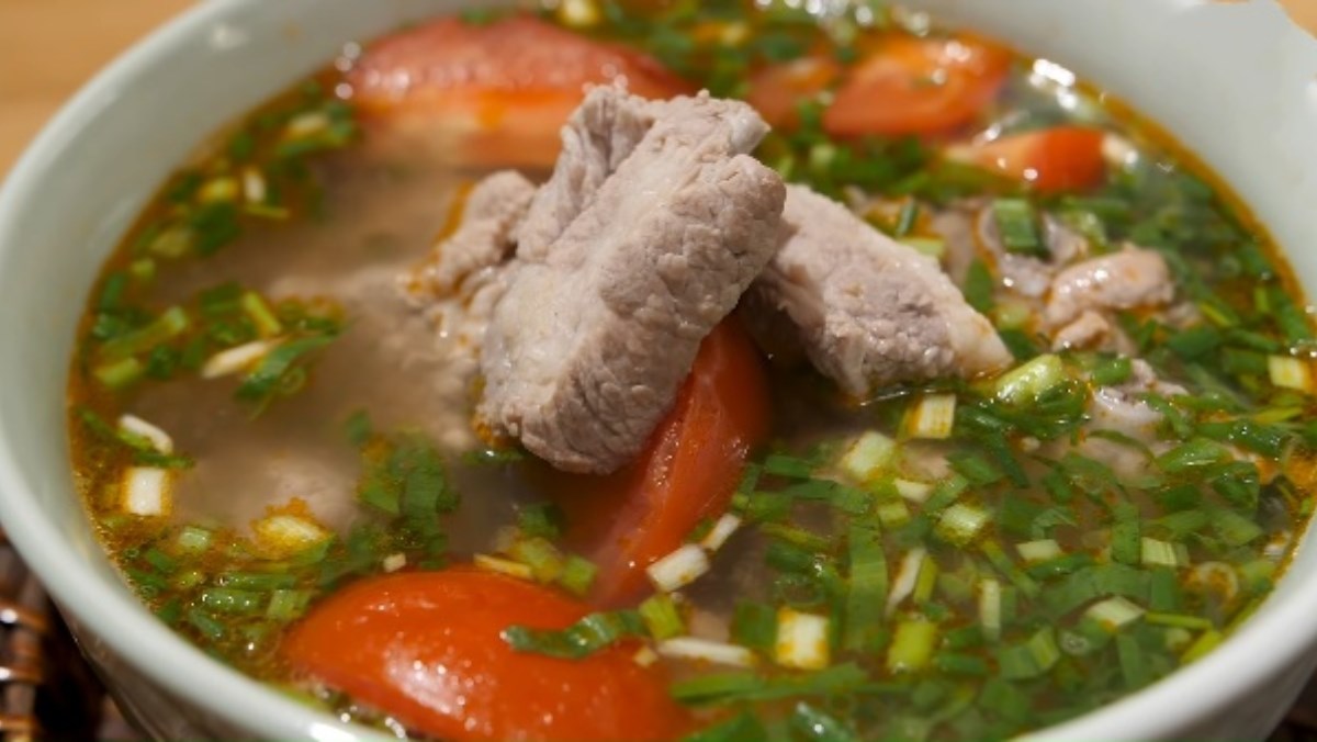 Cách nấu canh sườn thơm ngọt tự nhiên hấp dẫn, ai cũng làm được
