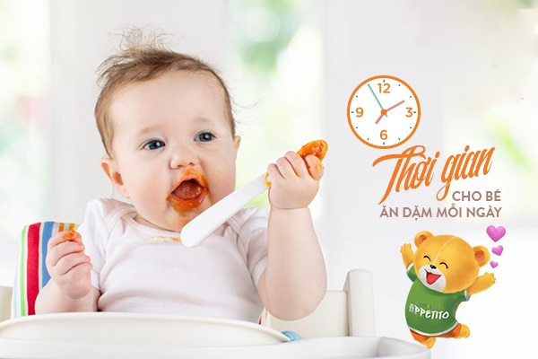 Nên cho trẻ ăn dặm ngày mấy lần là đủ?