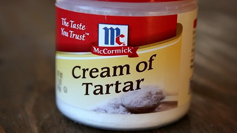 Cream of tartar là gì? Cream of tartar có tác dụng gì trong làm bánh?