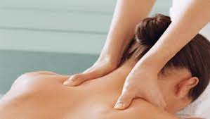 Cách tự xoa bóp cổ, đầu, lưng, vai để giảm đau