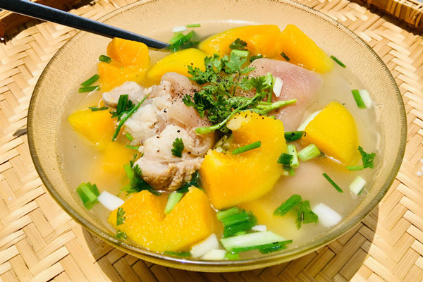 Đuôi heo hầm đu đủ