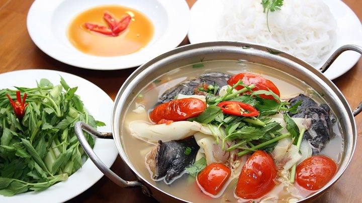 Cách làm lẩu cá lăng thơm ngon tại nhà