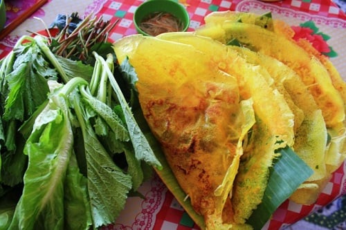 Làm bánh xèo bằng bột gạo nếp hay bột gạo tẻ?