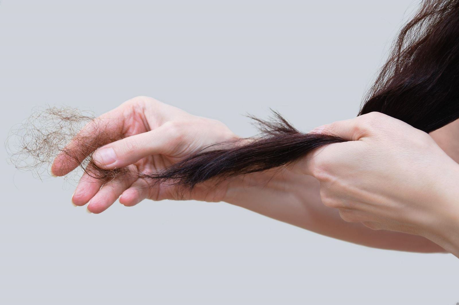 Tóc rụng là thiếu chất gì?Cần bổ sung chất gì để ngăn ngừa rụng tóc