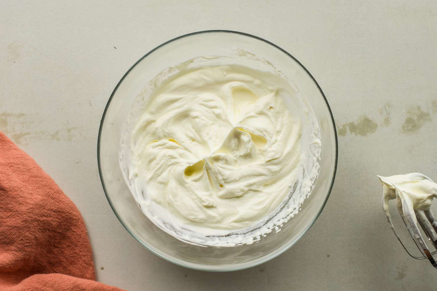 Whipping Cream là gì? Công dụng của Whipping Cream