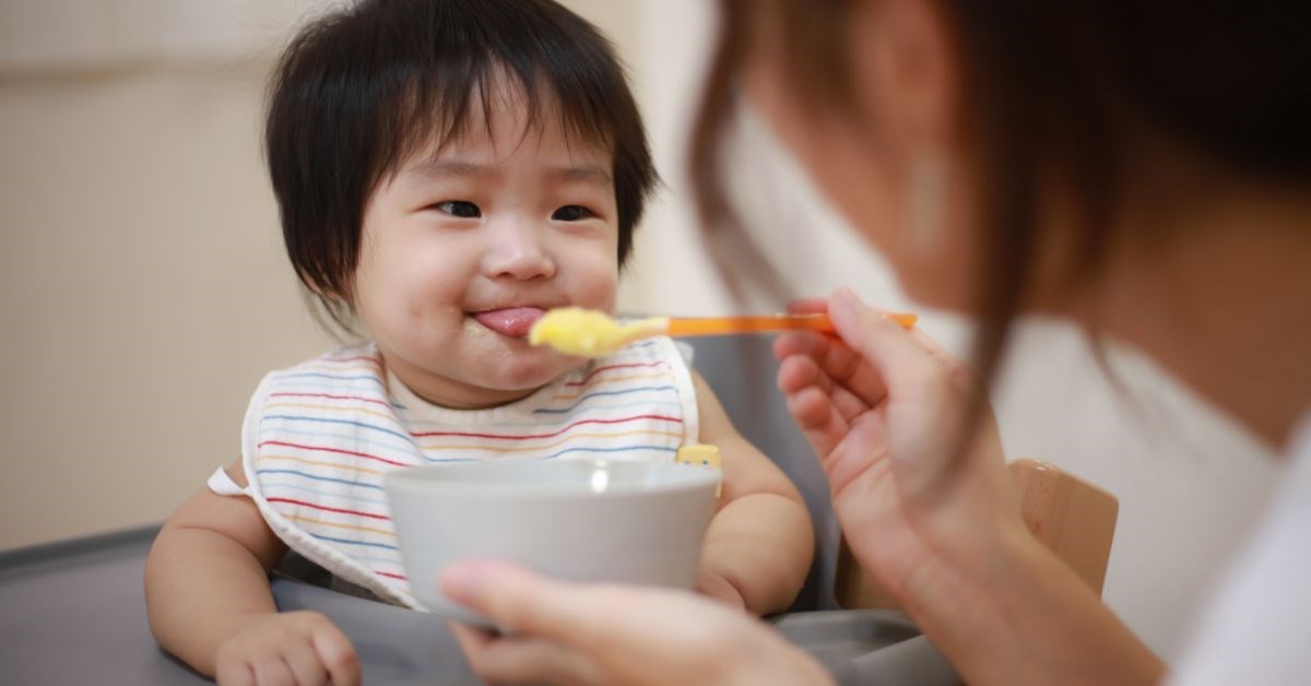 Trẻ ăn dặm bao lâu thì ăn được thịt, cá?