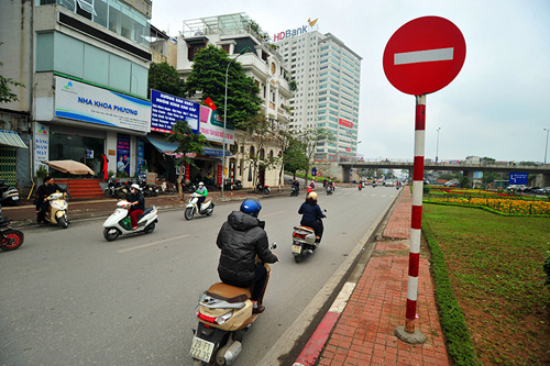 Hình ảnh biển báo cấm đi ngược chiều