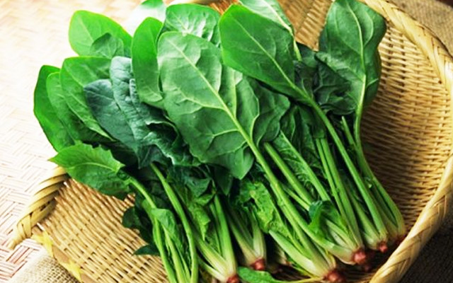 Rau chân vịt là gì? Rau chân vịt có phải rau mồng tơi không?