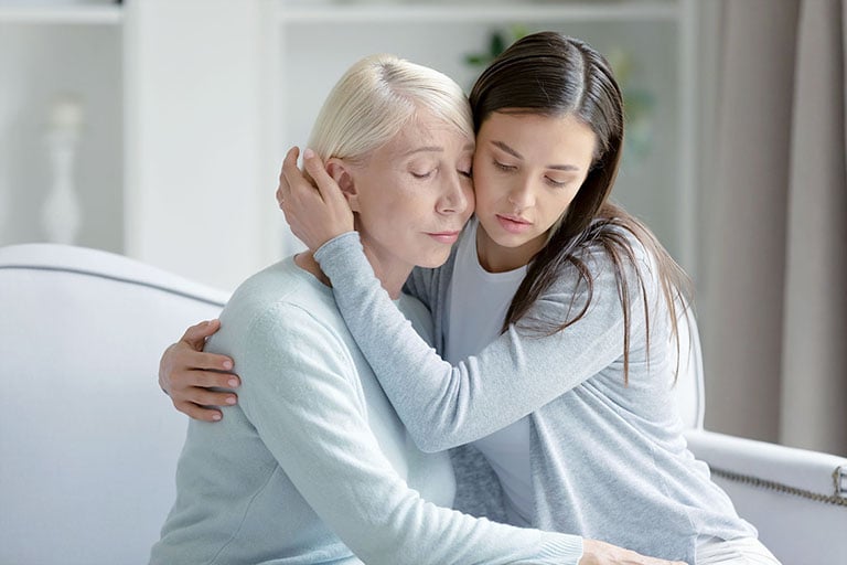 Làm sao để giúp đỡ người bị trầm cảm?
