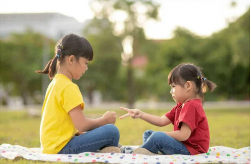 Trò chơi oẳn tù tì là gì? Hướng dẫn cách chơi