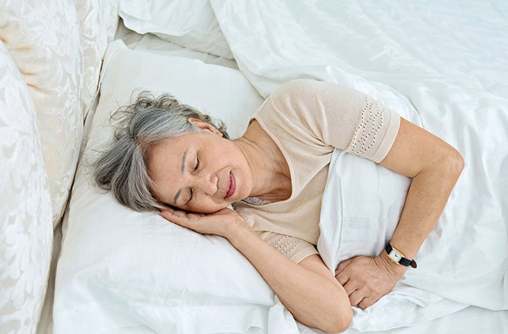 Nguyên nhân mất ngủ ở người cao tuổi là gì?