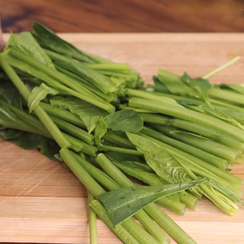 Cách làm cơm chiên ngọc bích giòn tơi, thơm lừng