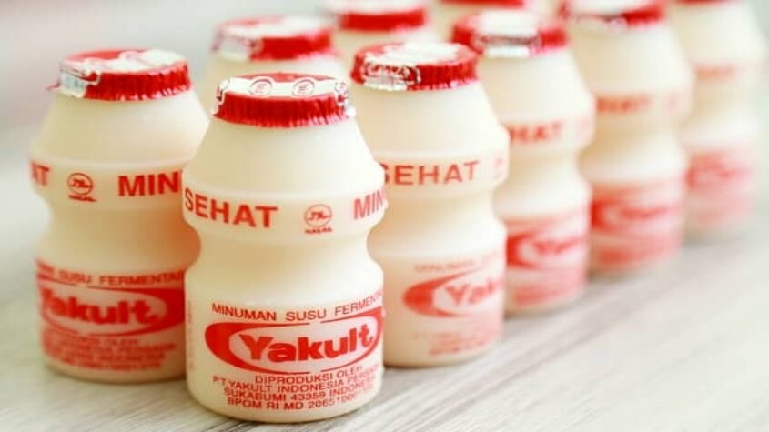 Sữa yakult bao nhiêu calo? Uống yakult có giảm cân hay không?