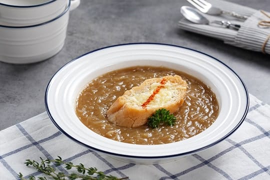 Có được dùng hành tây chế biến món ăn cho bé ăn dặm không