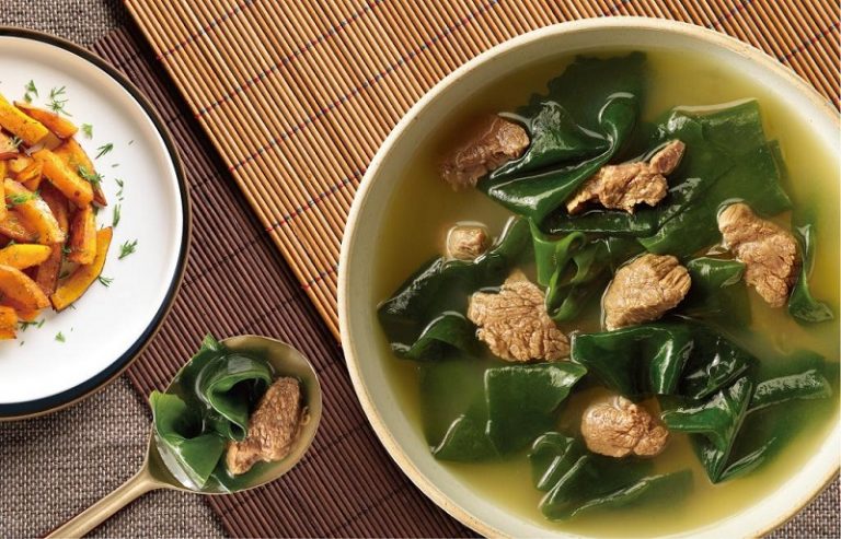 Cách nấu canh thịt bò cà chua thơm ngon tại nhà