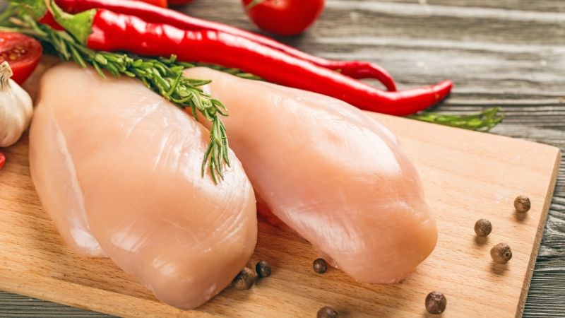 Thịt gà có bao nhiêu calo?