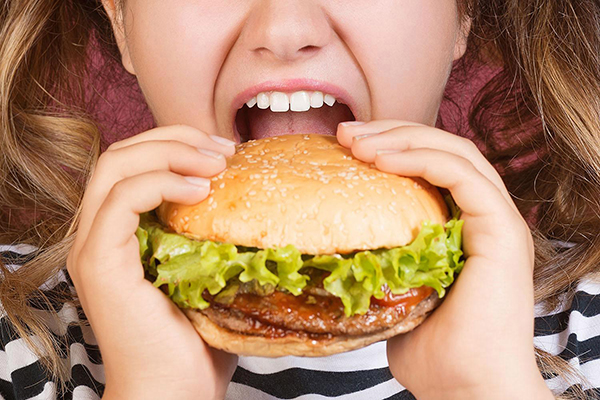 Con người có thể nhịn ăn tối đa bao lâu?