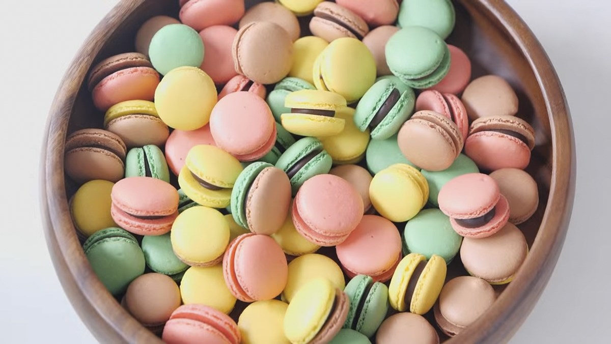 Macaron là gì? Nguồn gốc của bánh macaron, mua bánh macaron ở đâu ngon?