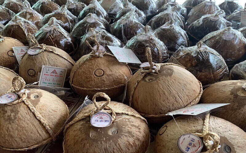 Cách làm rượu dừa tươi thơm ngon chuẩn vị tại nhà