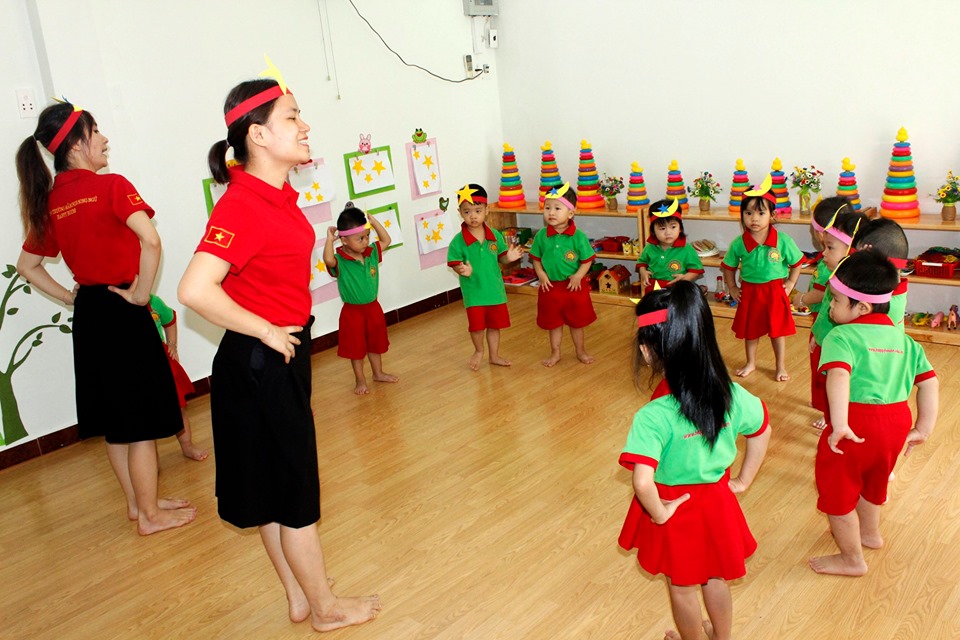 Hướng dẫn cho bé trò chơi đếm sao