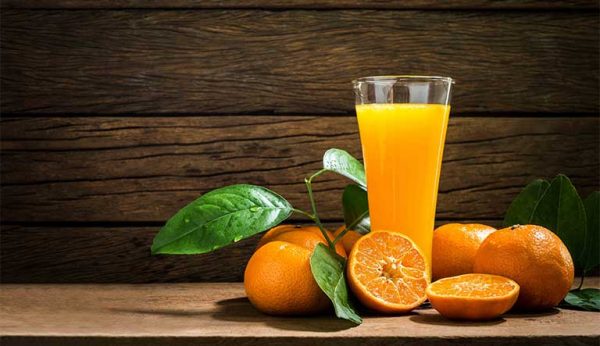 Nên uống nước cam hàng ngày không?