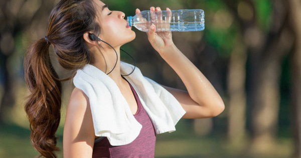 Bạn có nên uống 3 lít nước mỗi ngày không ?