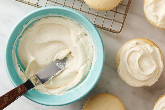 Heavy cream là gì? Chỉ bạn cách phân biệt heavy cream và whipping cream