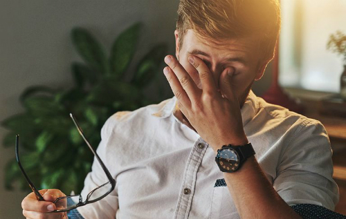 Tác hại của việc dụi mắt mà không phải ai cũng biết