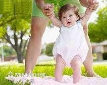 Điều kiện được nhận làm con nuôi hiện nay là gì ? Thủ tục đăng ký việc nhận con nuôi như thế nào ?
