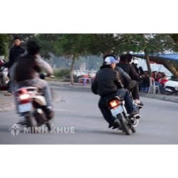 Xử lý vi phạm khi điều khiển xe lạng lách, đánh võng?
