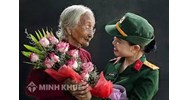 Quy định về điều kiện được phong tặng danh hiệu bà mẹ Việt Nam anh hùng ?