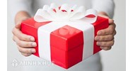 Người nước ngoài gửi quà về Việt Nam thì người nhận có phải nộp thêm phí gì không?
