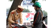 Công an trật tự có quyền dừng xe đột xuất và kiểm tra giấy tờ hay không ?