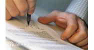 Viên chức bị khiển trách có bị hủy bỏ quyết định tuyển dụng không?