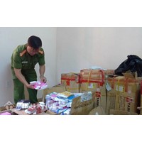 Sản xuất, kinh doanh hàng giả có bị truy tố phạt tù không ? Mức xử phạt khi kinh doanh hàng giả
