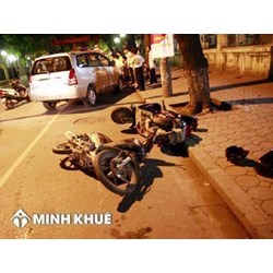 Hướng dẫn giải quyết tai nạn giao thông do va quệt xe máy?