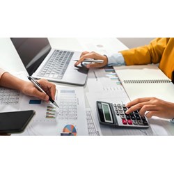 Các đối tượng không được làm kế toán