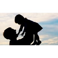 Nghĩa vụ và quyền của cha mẹ với con ngoài giá thú