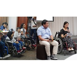 Vấn đề Ủy ban về quyền của người khuyết tật khi nộp báo cáo về hoạt động?